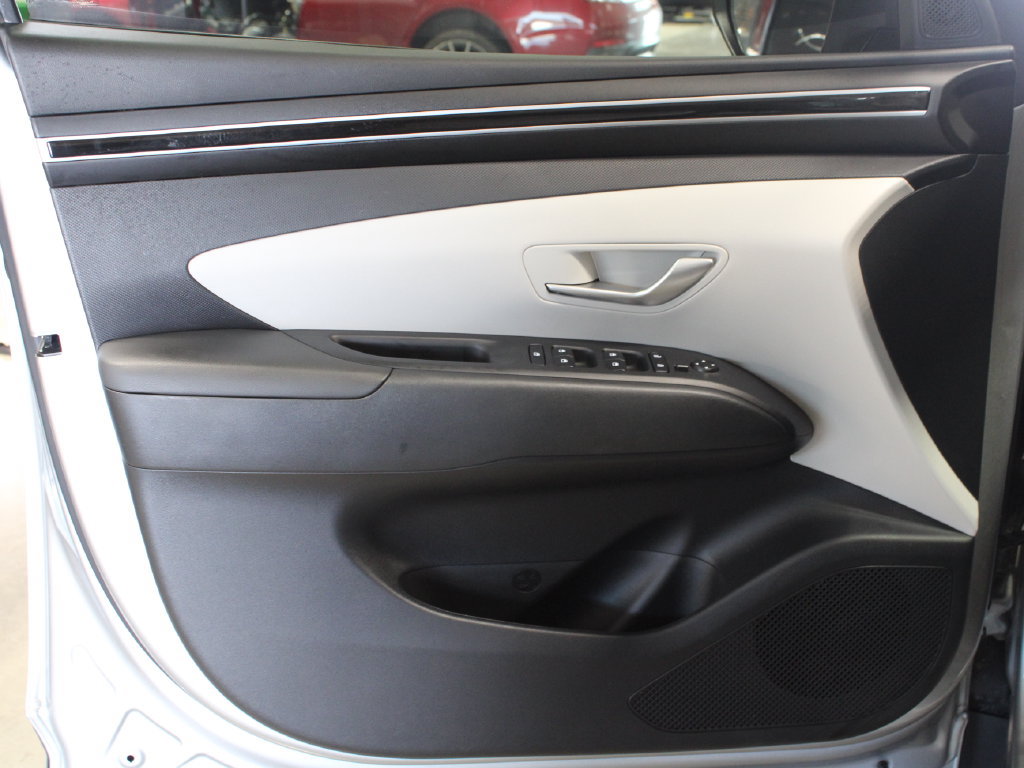 Used 2024 Hyundai Tucson SE FWD image 14