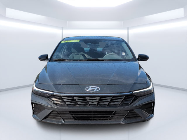 Used 2025 Hyundai Elantra Sport FWD image 8