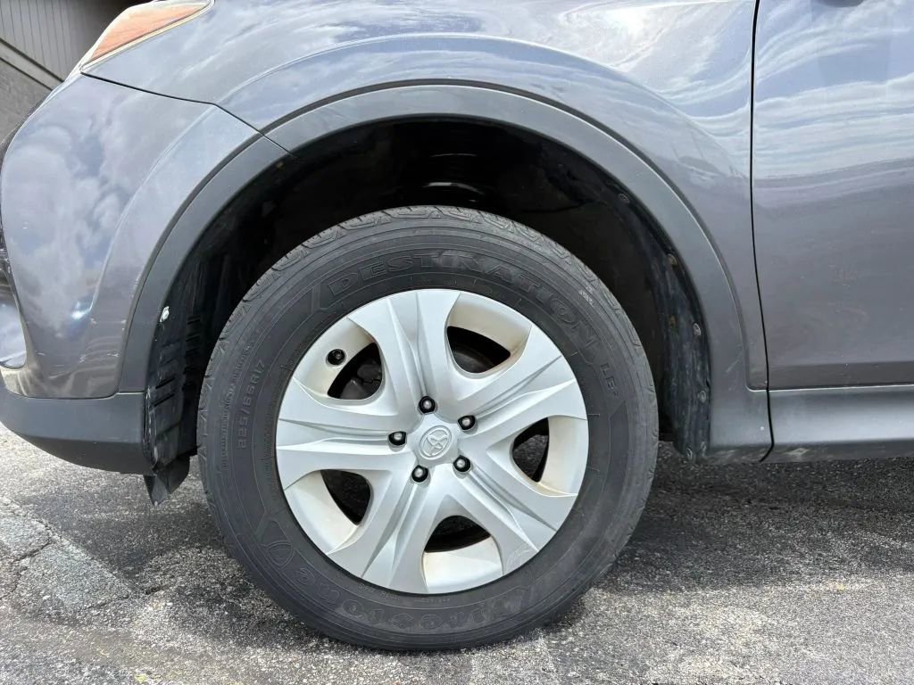 Used 2013 Toyota RAV4 LE AWD/4WD image 20