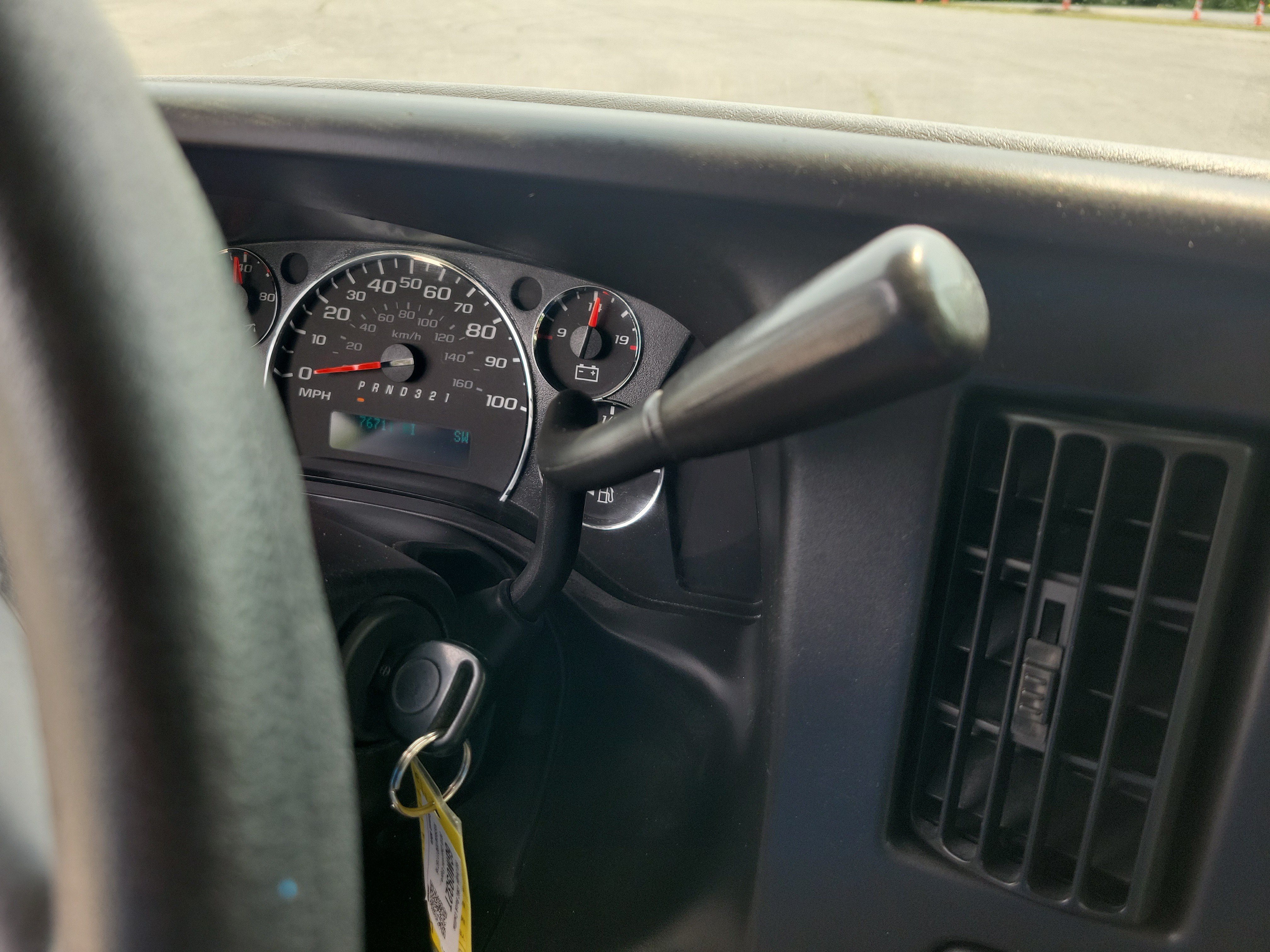 Used 2013 Chevrolet Express 1500 RWD image 23