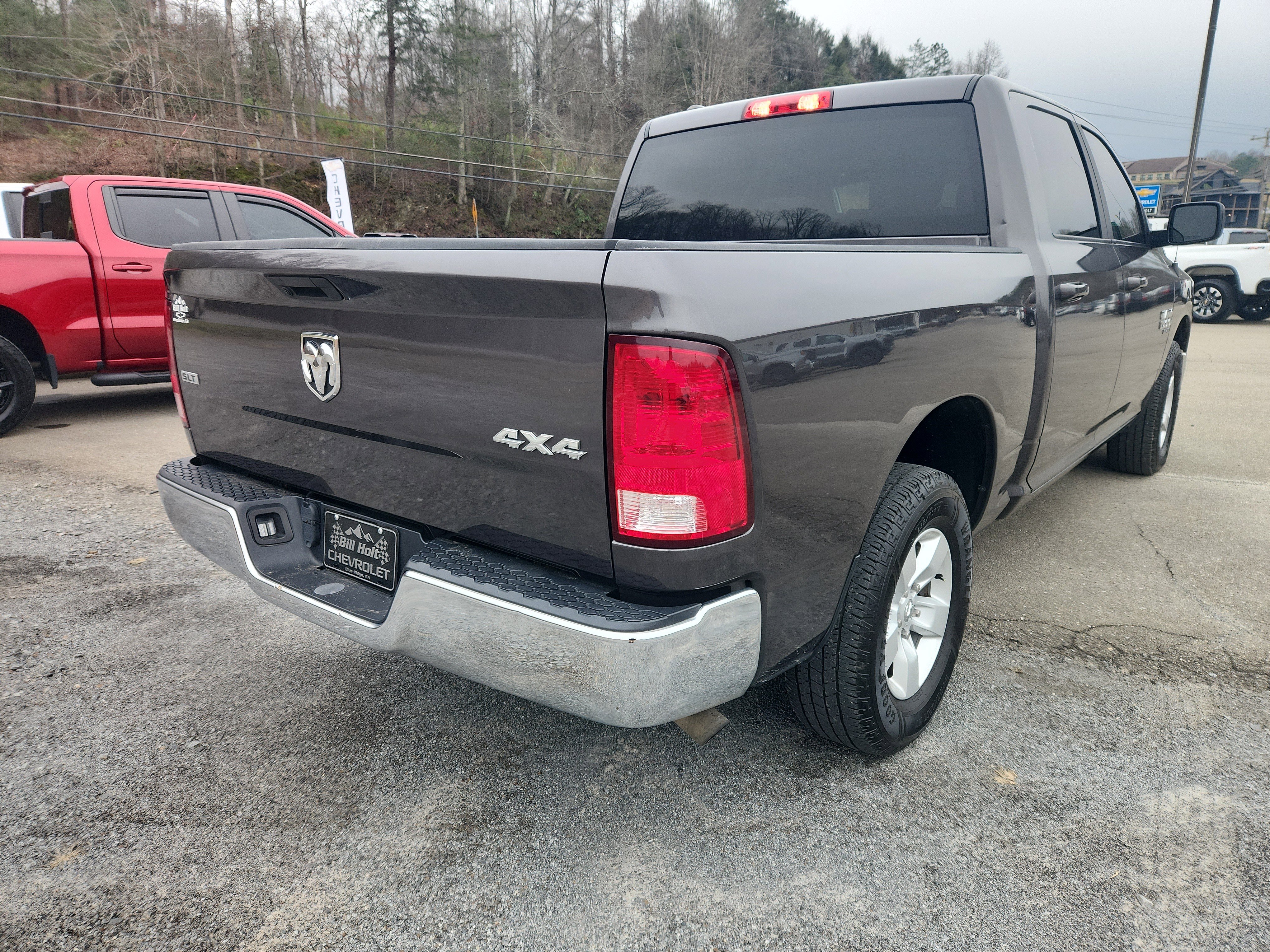Used 2021 RAM 1500 Classic SLT image 3