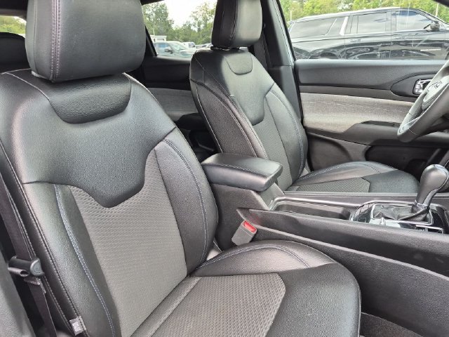 Used 2024 Jeep Compass Latitude AWD/4WD image 33