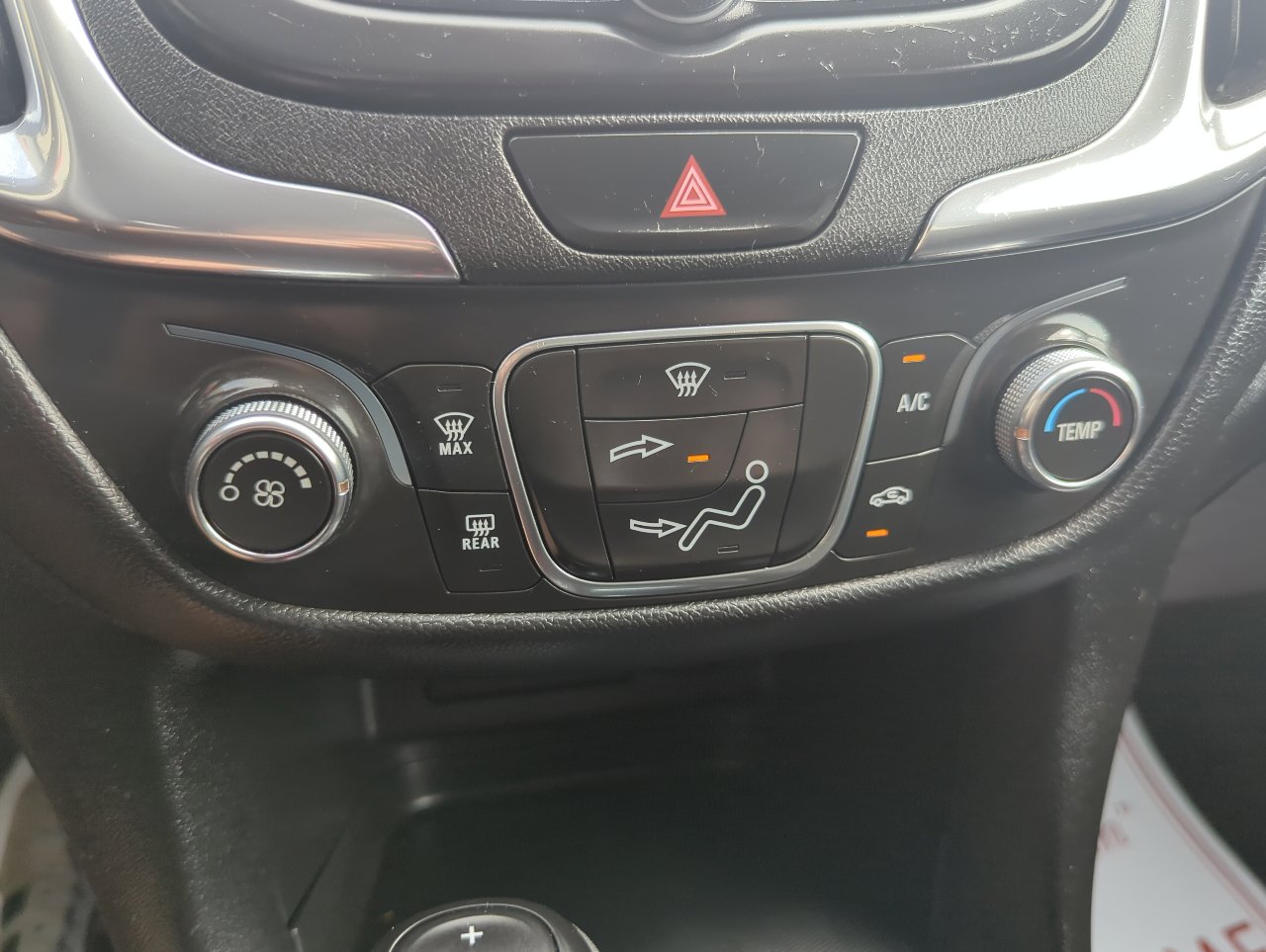 Used 2020 Chevrolet Equinox LT image 24