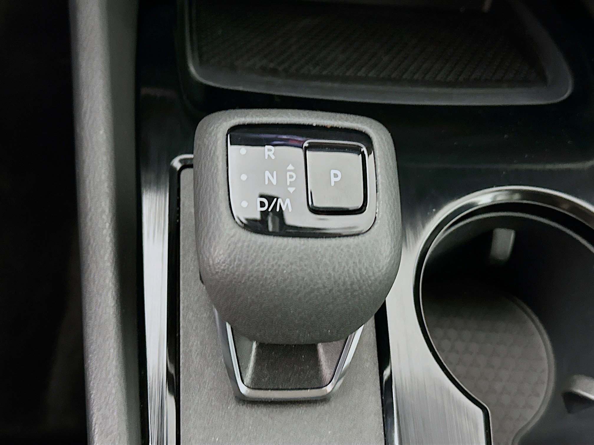 Used 2025 Nissan Rogue S image 24