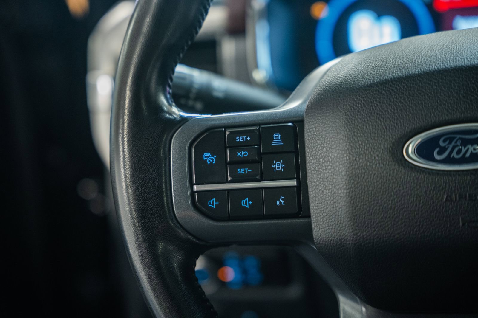 Certified 2023 Ford F150 Lariat w/ Equipment Group 502A High image 39