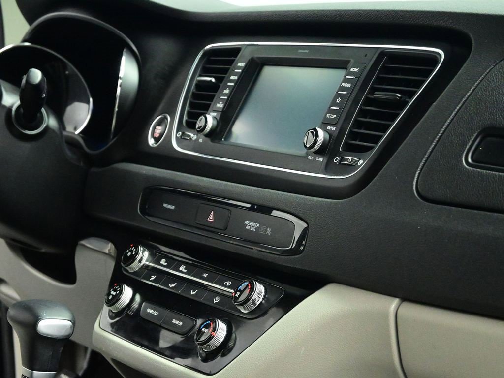 Certified 2020 Kia Sedona EX image 30