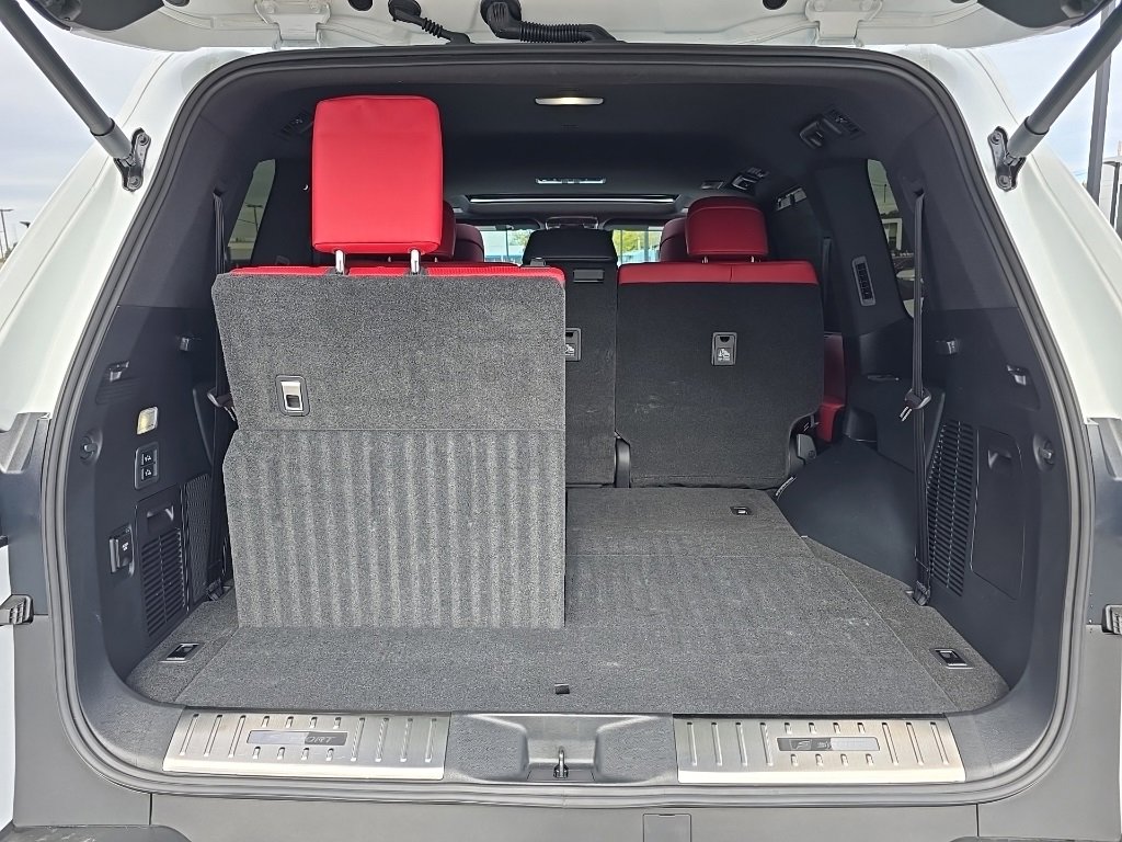 Used 2024 Lexus LX 600 F Sport image 35