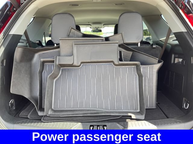 Used 2024 Ford Explorer XLT w/ Equipment Group 202A AWD/4WD image 23