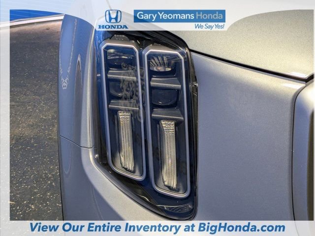 Used 2025 Kia Telluride LX FWD image 16