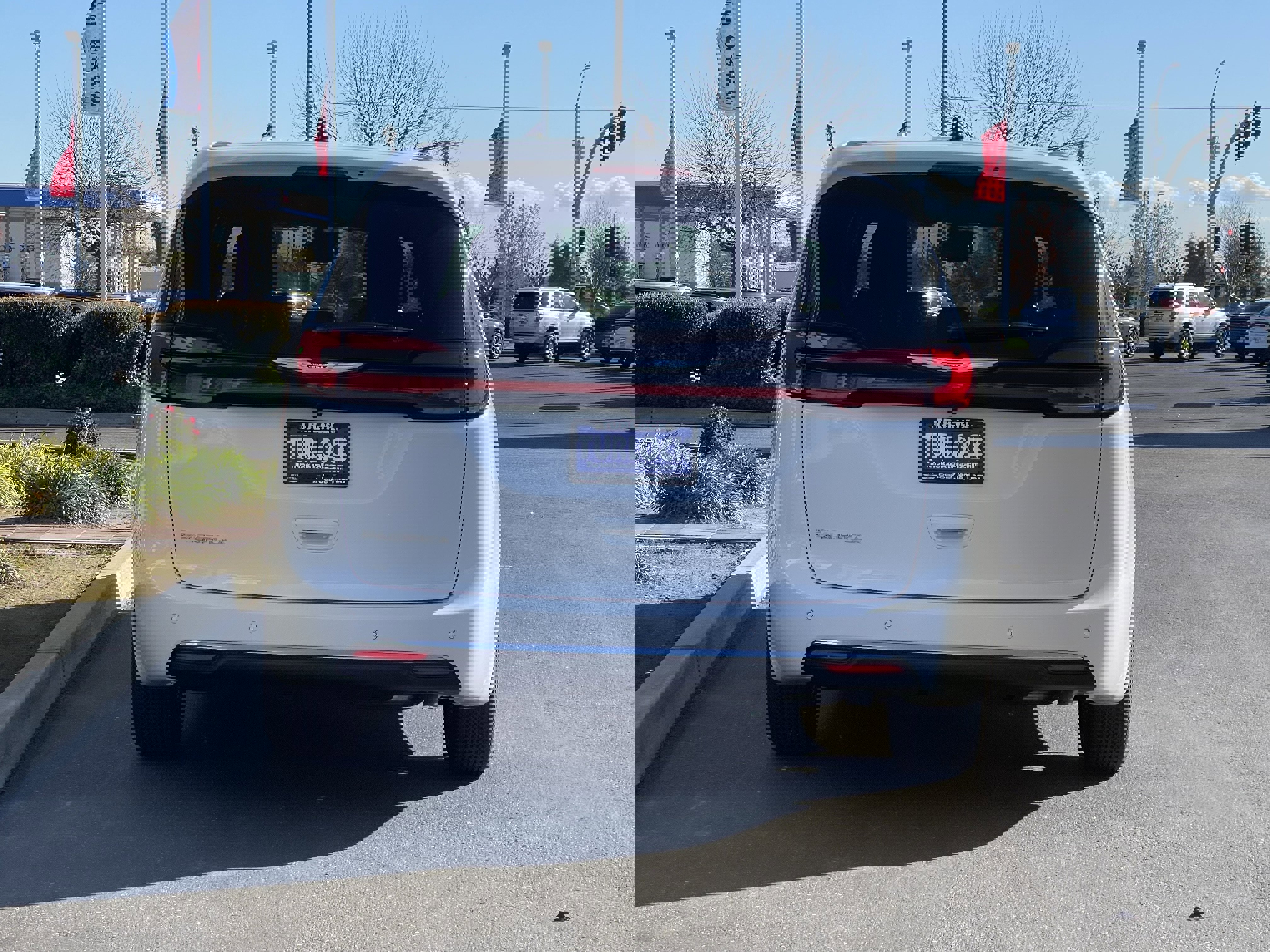 New 2026 Chrysler Pacifica Select image 10