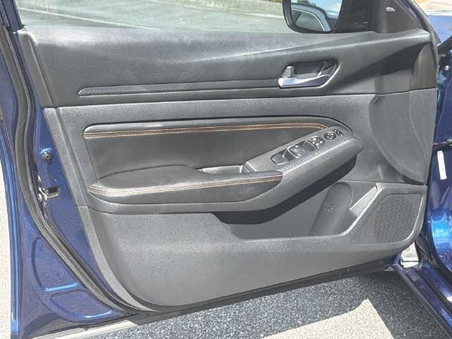 Used 2019 Nissan Altima 2.5 SR w/ SR Premium Package FWD image 12