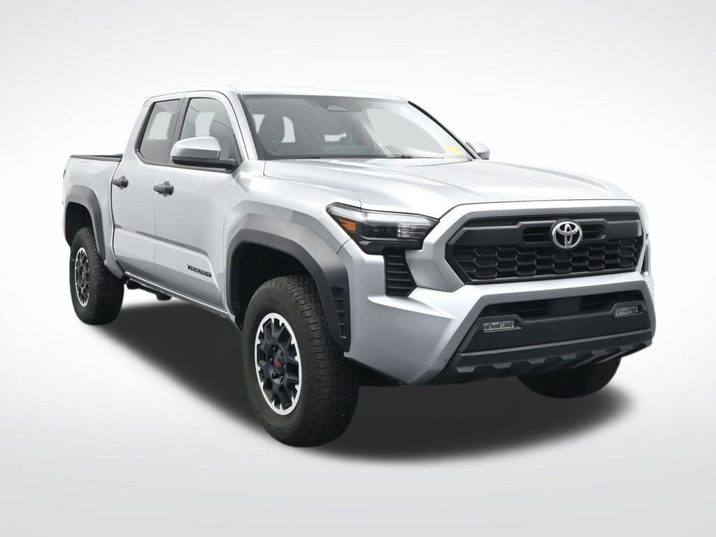 Used 2024 Toyota Tacoma TRD Off-Road image 3