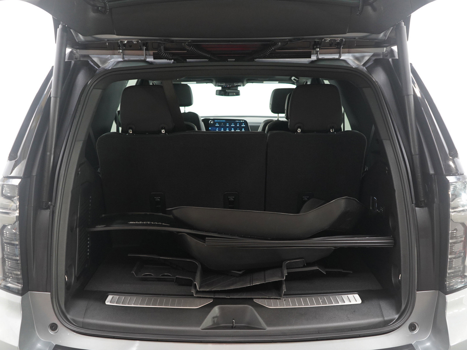 Used 2025 Chevrolet Tahoe Z71 w/ Z71 Off-Road Package image 18