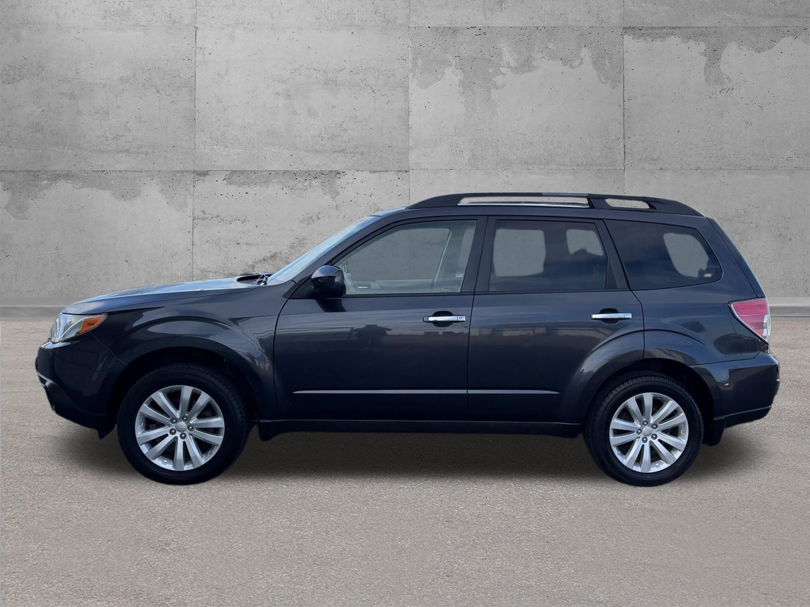 Used 2012 Subaru Forester 2.5X Limited AWD/4WD image 4
