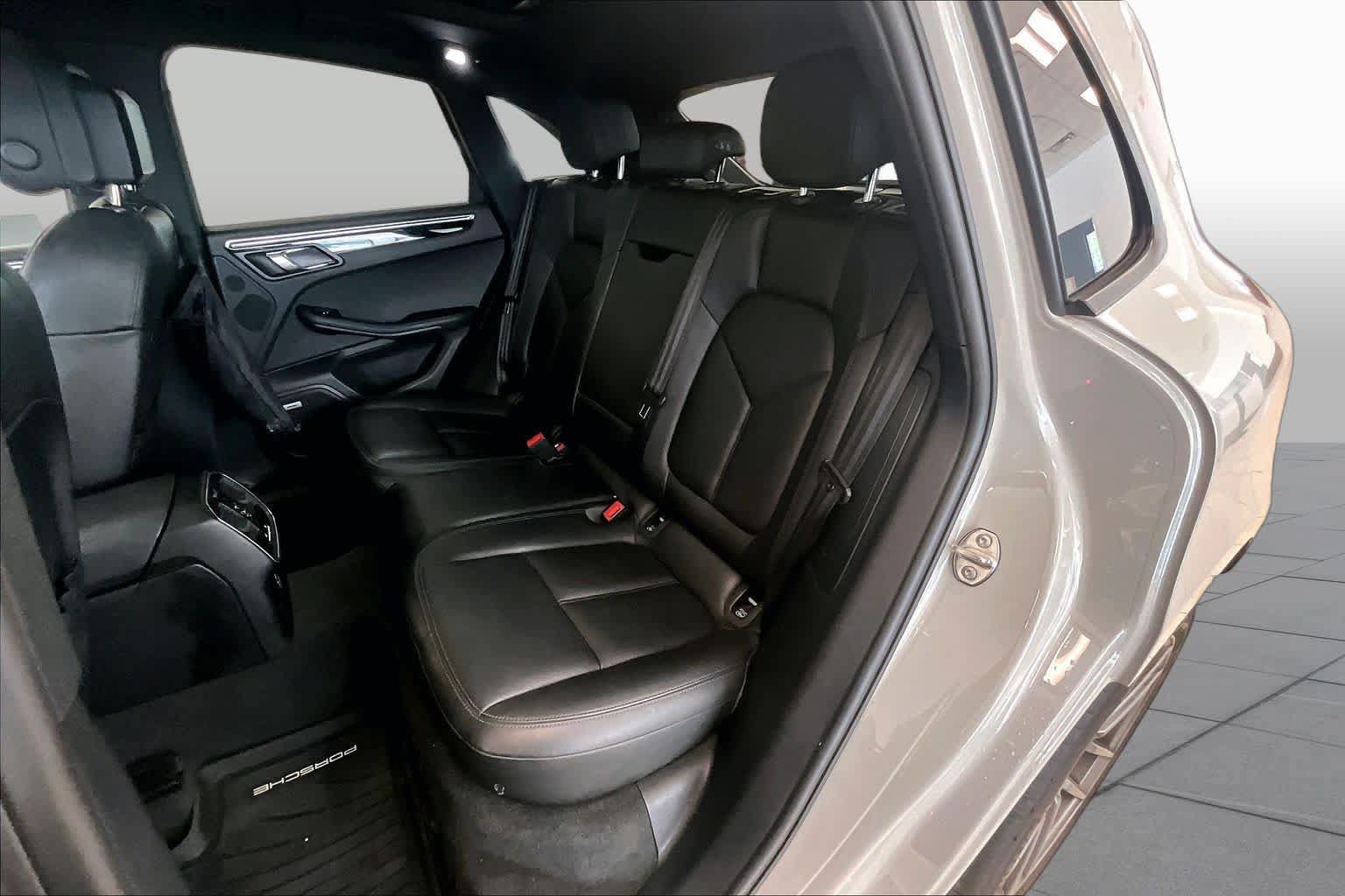 Used 2022 Porsche Macan AWD/4WD image 18