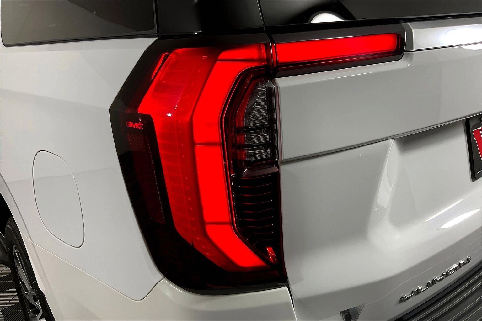 Used 2025 GMC Yukon XL Denali image 23