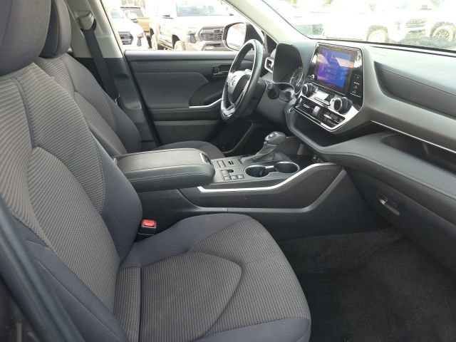 Certified 2024 Toyota Highlander LE image 8
