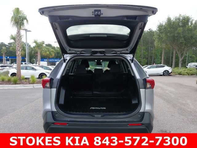 Used 2021 Toyota RAV4 XLE FWD image 27