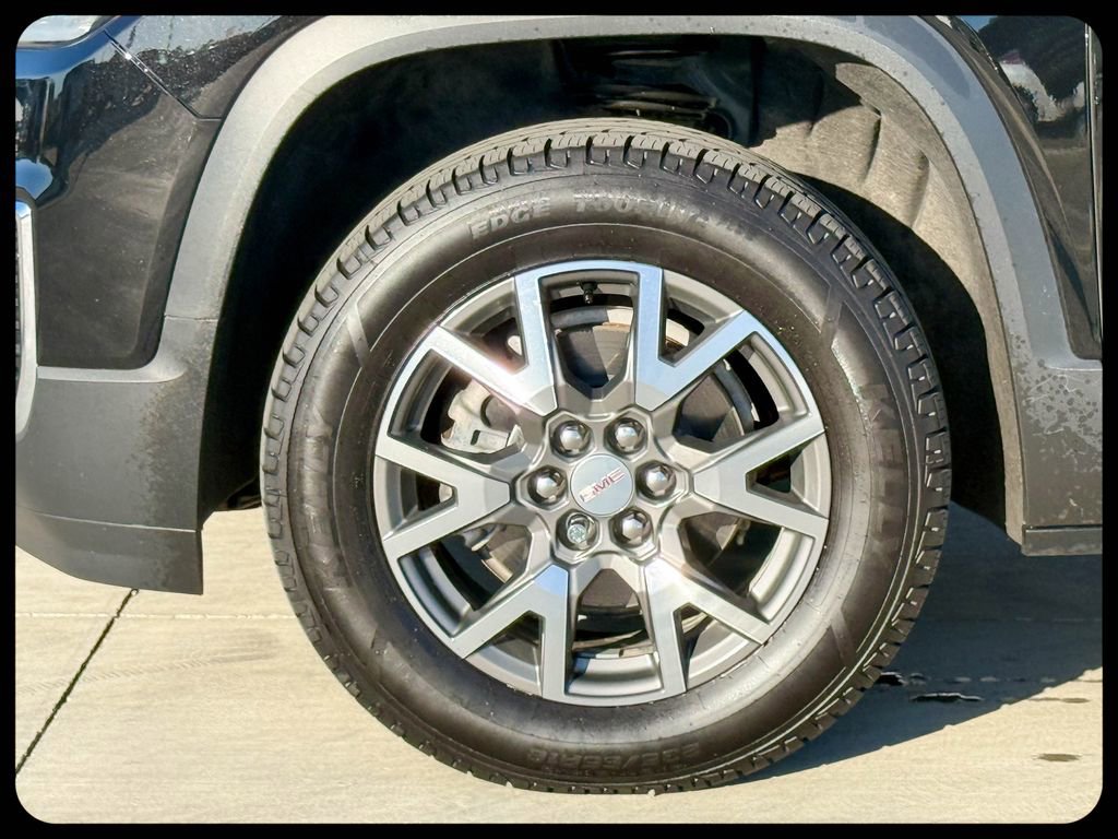 Used 2023 GMC Acadia SLE w/ Driver Convenience Package FWD image 3