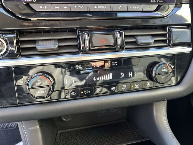 Used 2024 Nissan Pathfinder SV w/ Black Appearance Package image 21