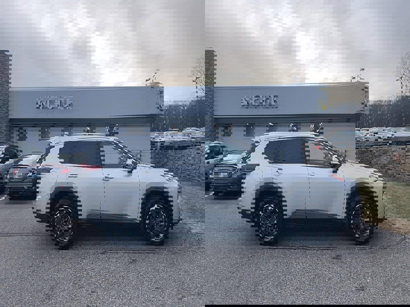 Used 2025 Nissan Rogue SV image 4