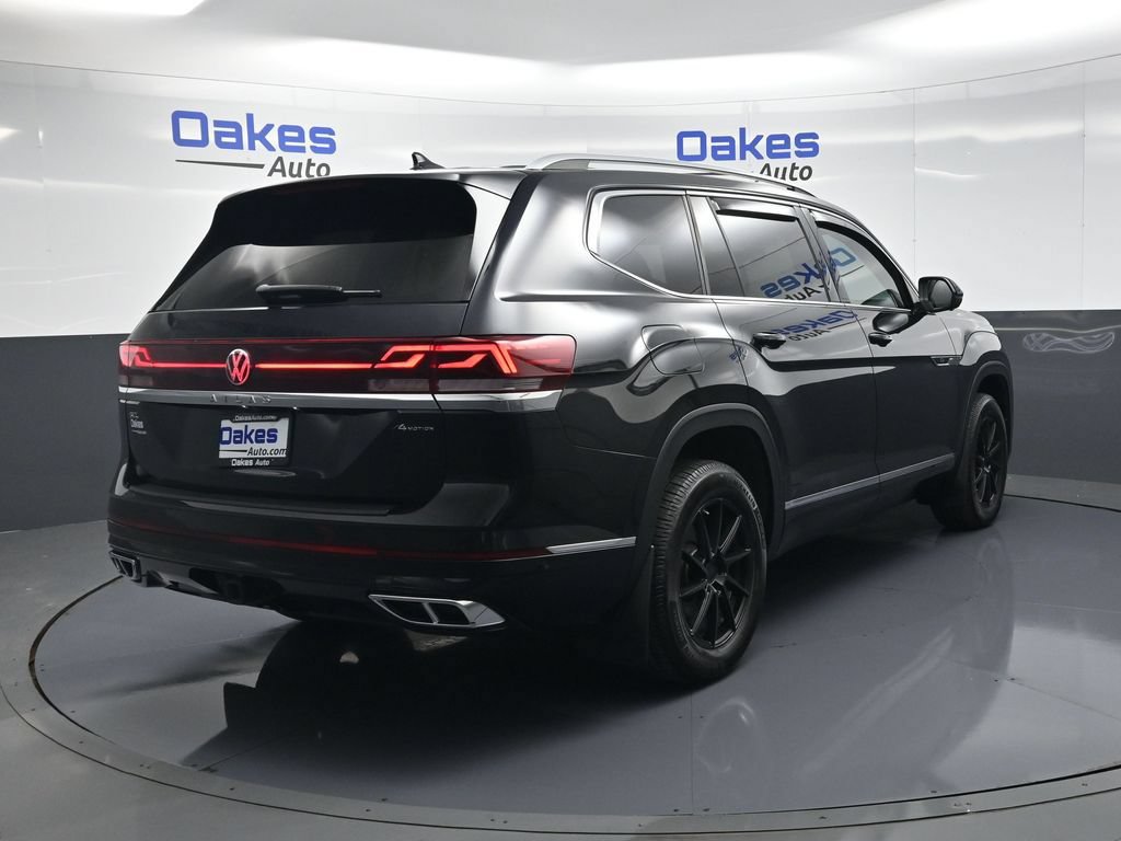 Used 2024 Volkswagen Atlas SEL Premium R-Line AWD/4WD image 7