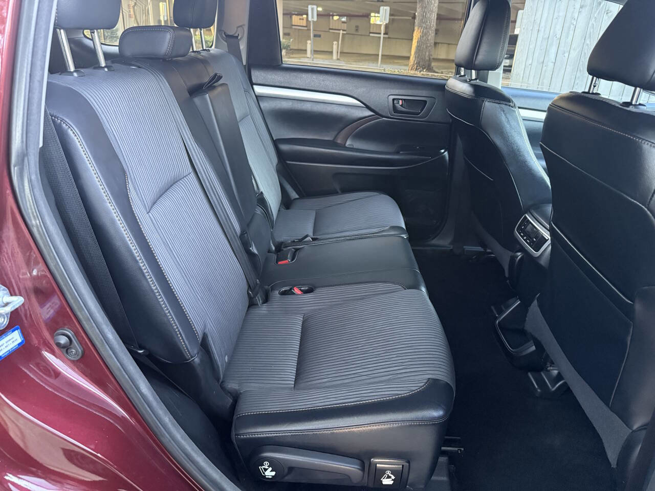 Used 2015 Toyota Highlander Plus FWD image 39