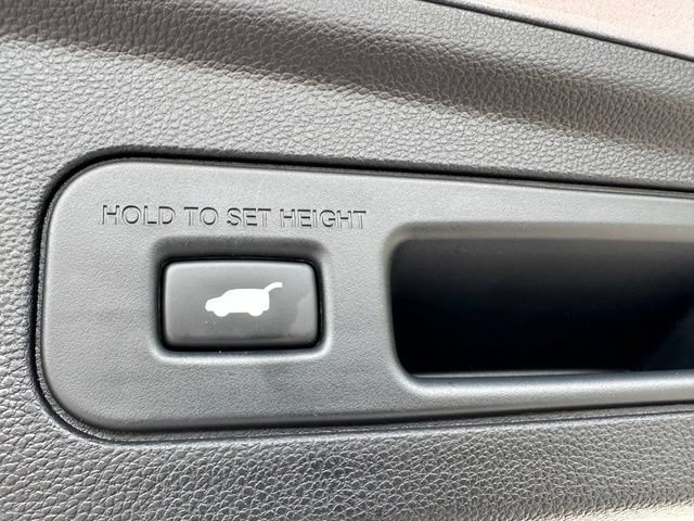 Used 2023 Acura MDX w/ Technology Package AWD/4WD image 16