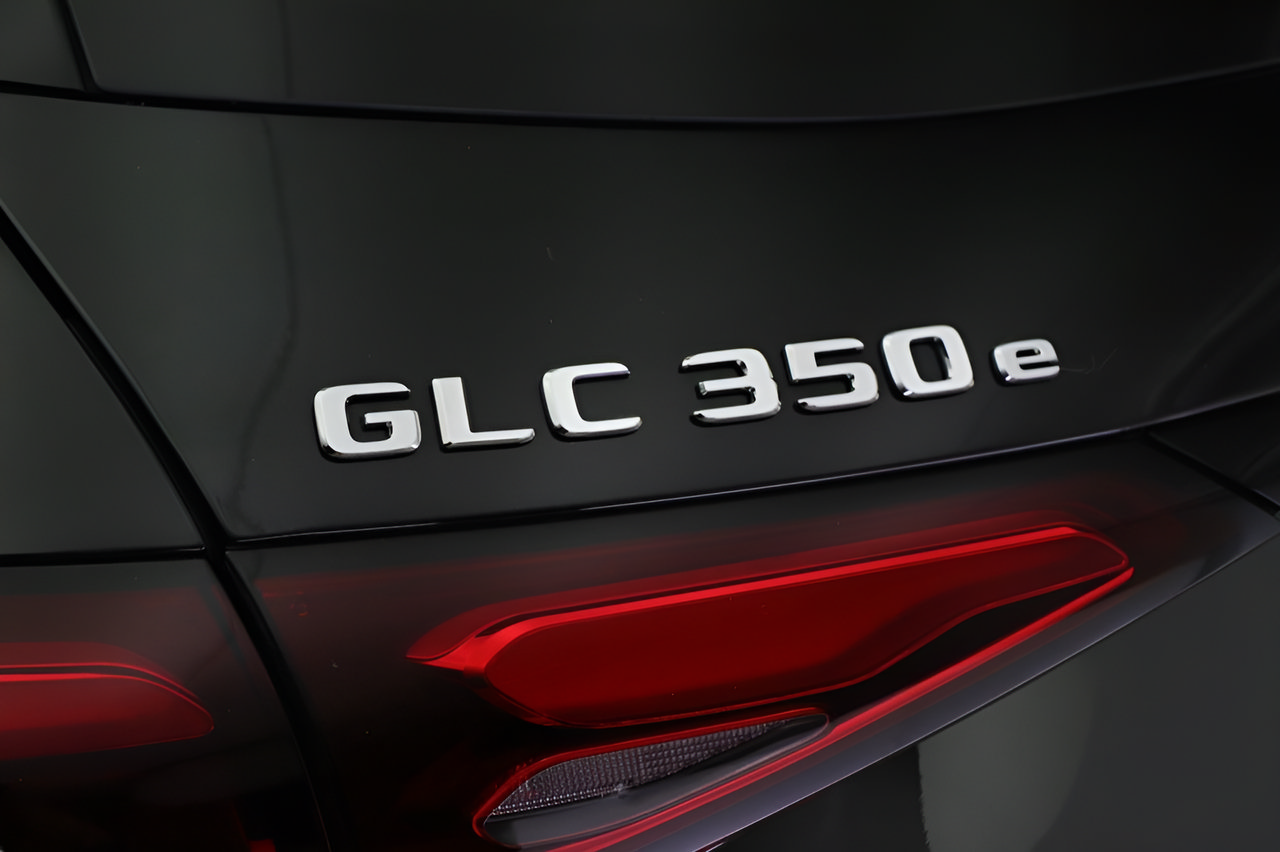 Certified 2025 Mercedes-Benz GLC 350e 4MATIC image 19