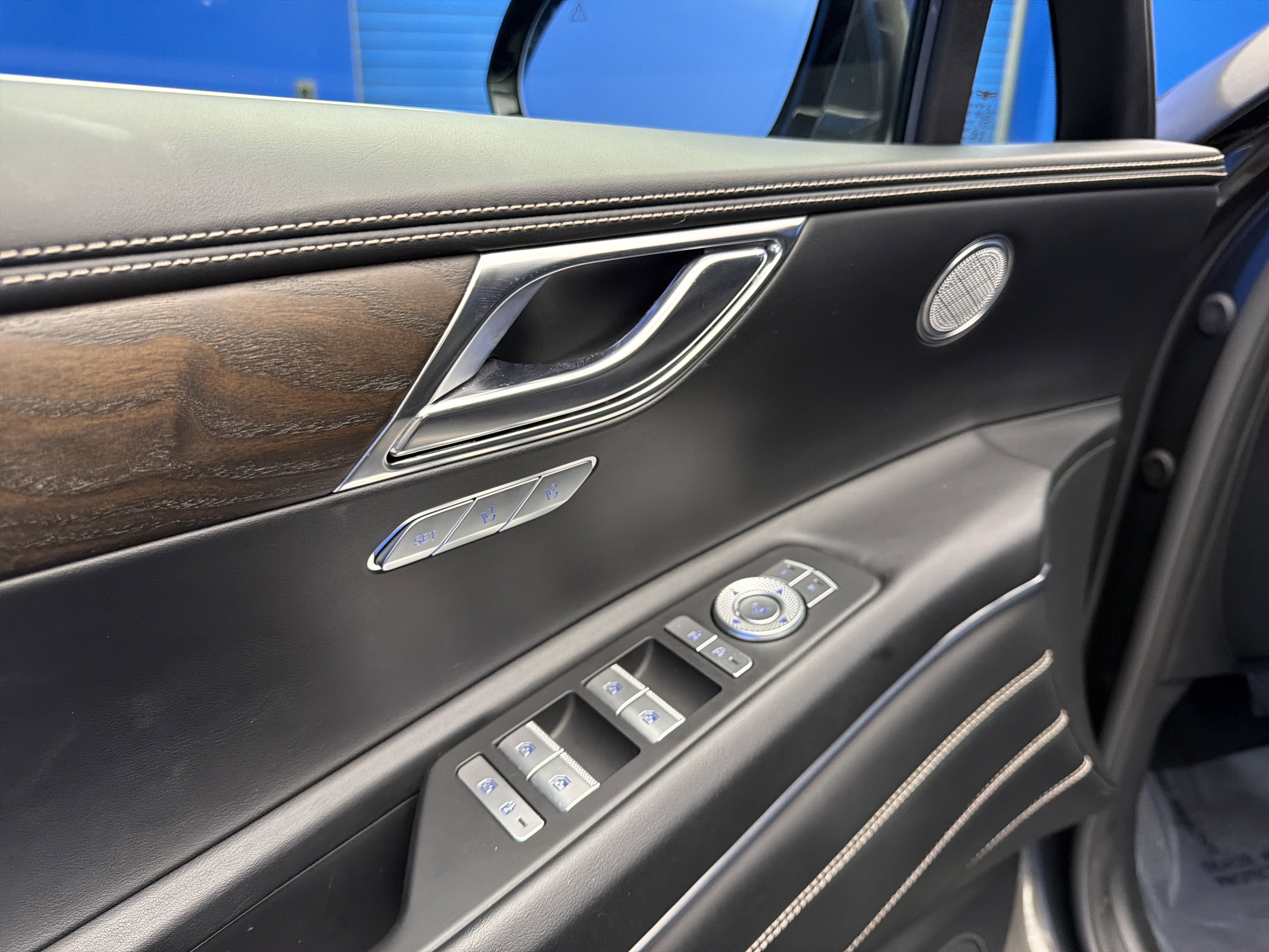 Used 2024 Genesis GV80 2.5T image 11