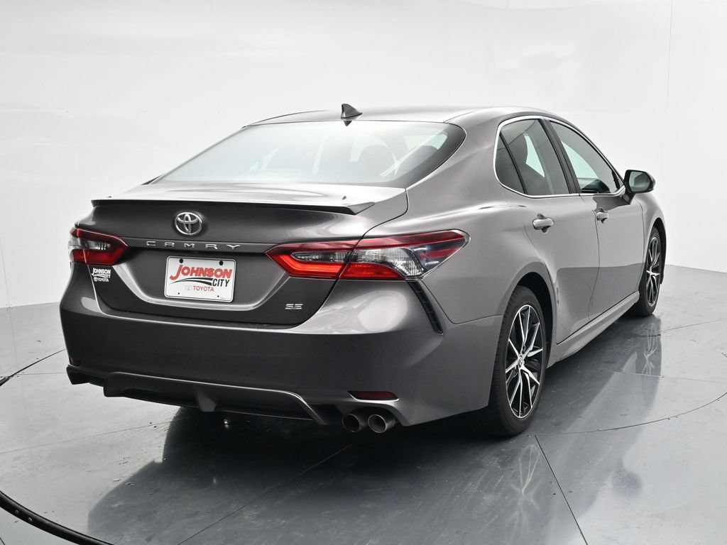 Used 2024 Toyota Camry SE FWD image 6