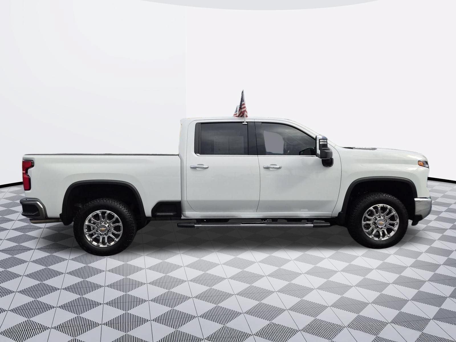 Certified 2025 Chevrolet Silverado 2500 LTZ w/ LTZ Premium Package AWD/4WD image 9