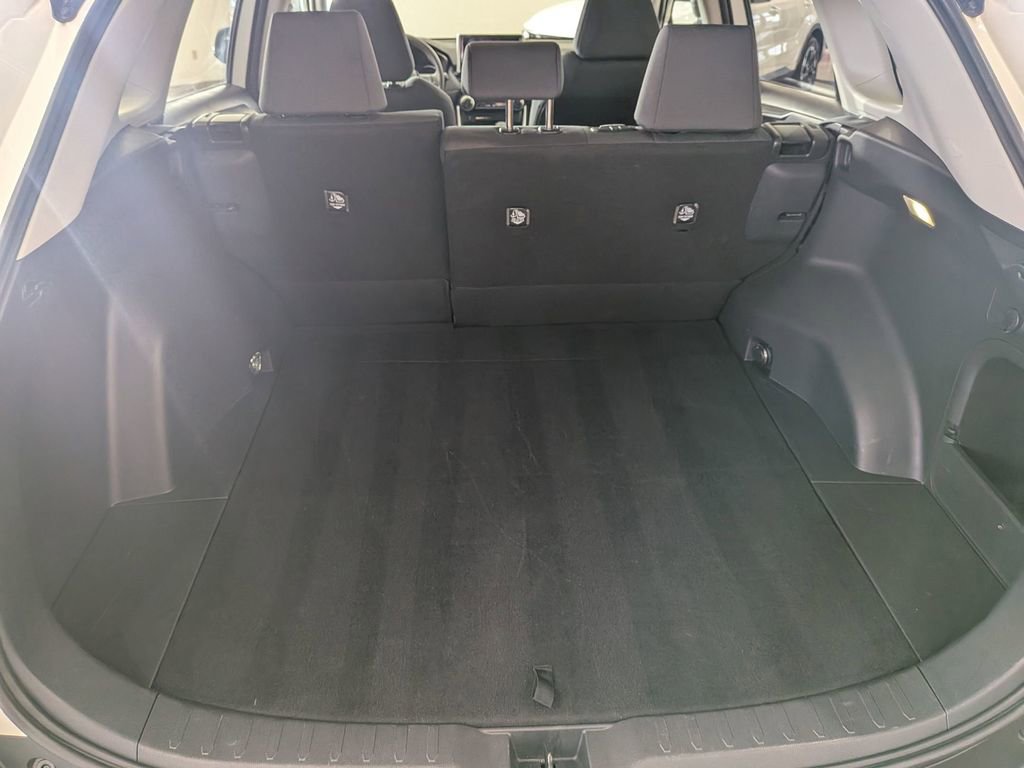 Used 2025 Toyota RAV4 XLE image 19