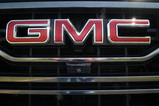 Used 2023 GMC Sierra 1500 AT4 w/ Technology Package AWD/4WD image 44