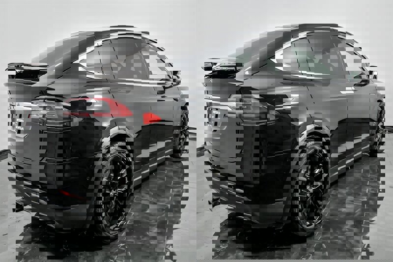 Used 2020 Tesla Model X image 10