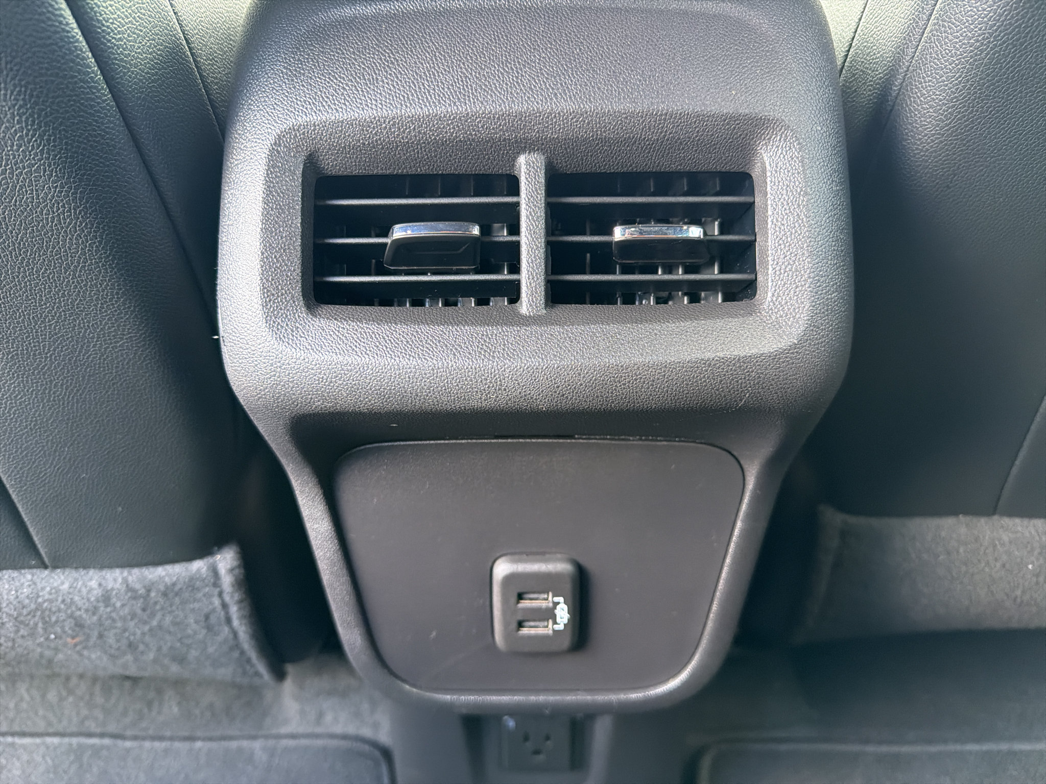 Used 2024 Chevrolet Equinox RS w/ RS Leather Package FWD image 30
