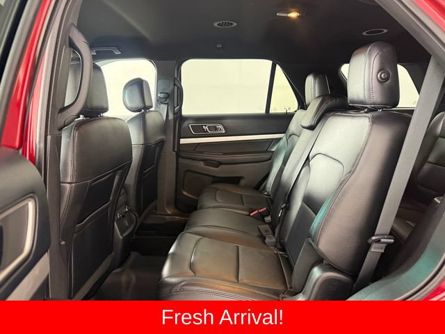 Used 2016 Ford Explorer XLT w/ Equipment Group 202A AWD/4WD image 15