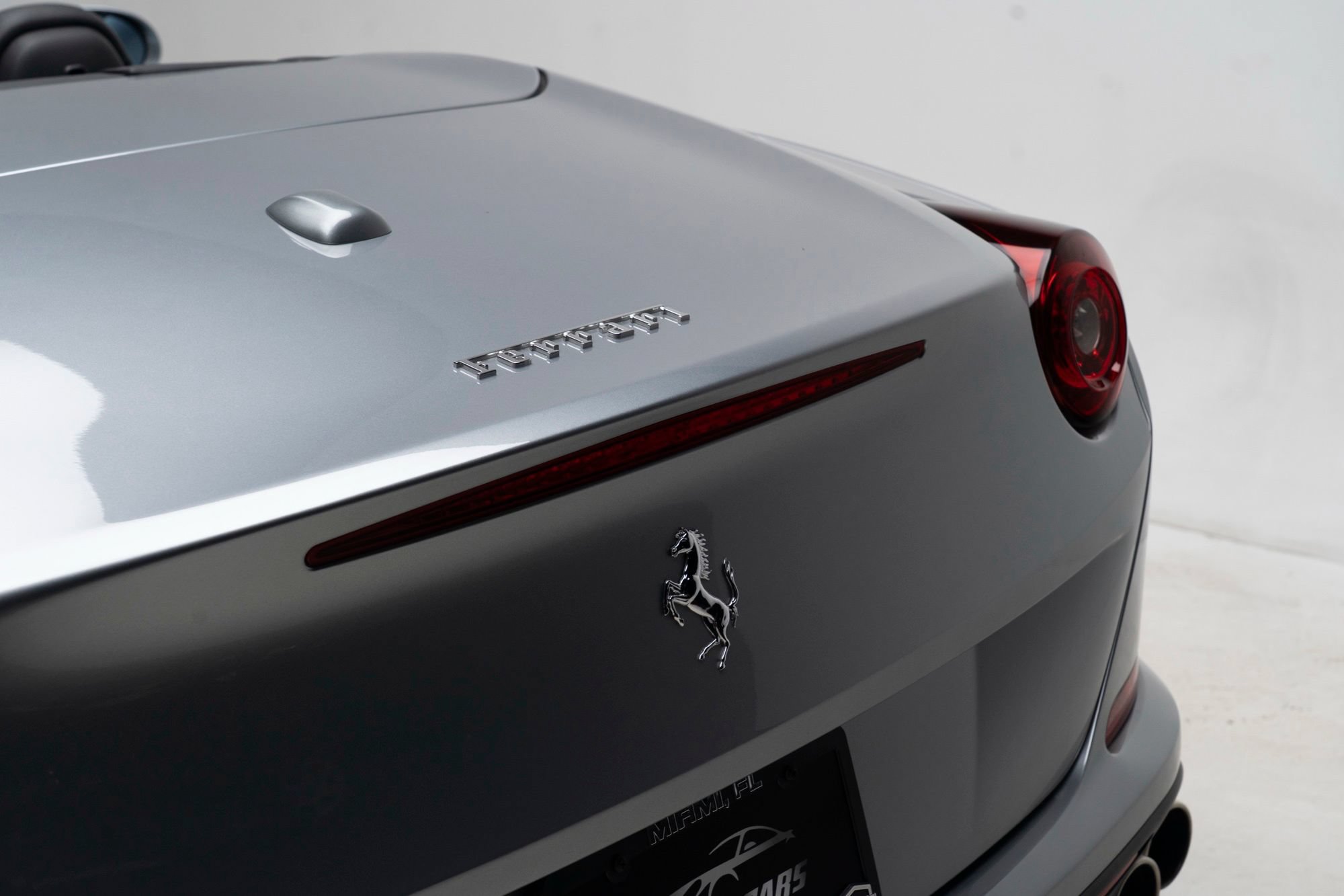 Used 2016 Ferrari California T RWD image 58