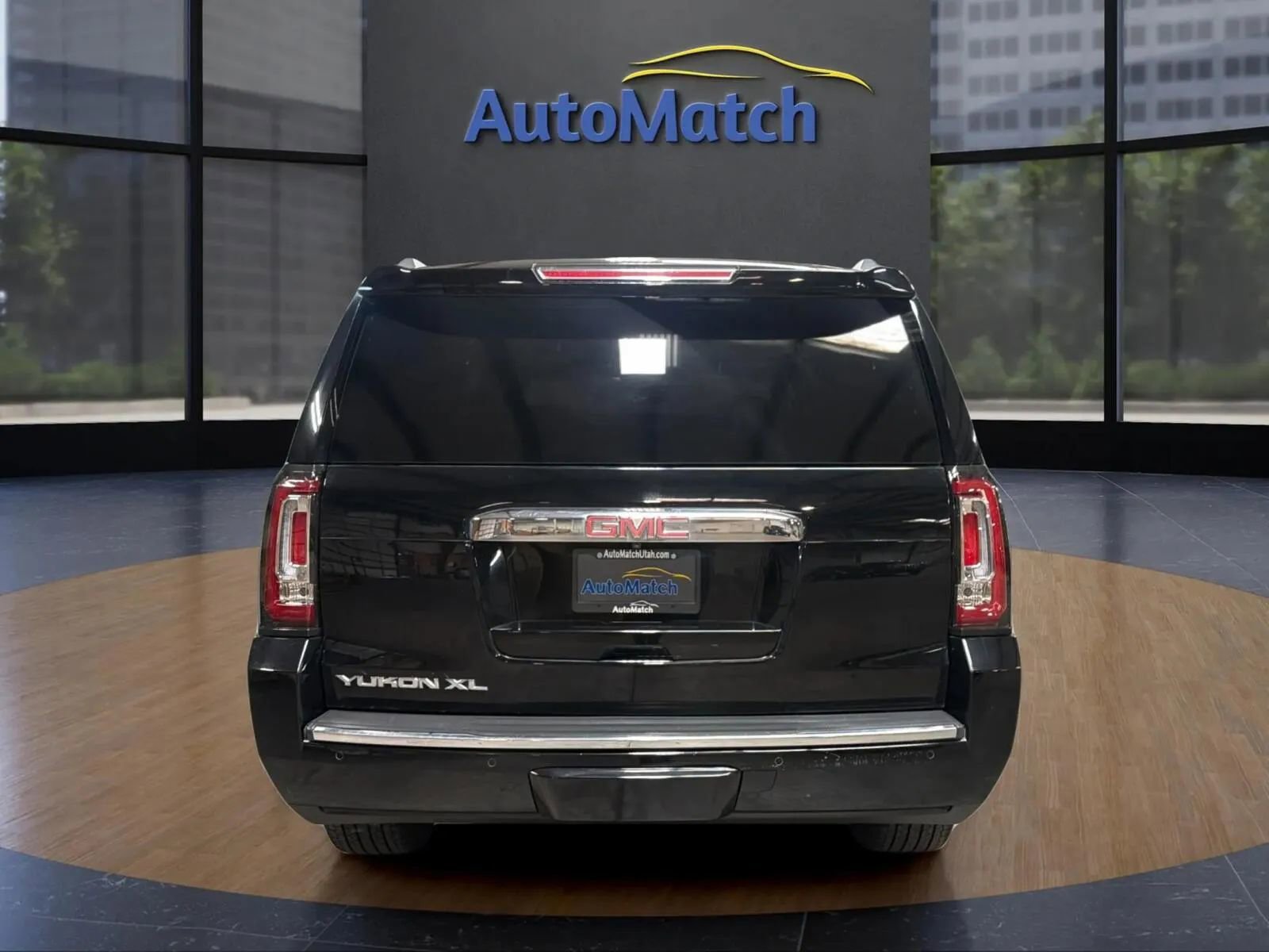 Used 2018 GMC Yukon XL Denali w/ Open Road Package image 9