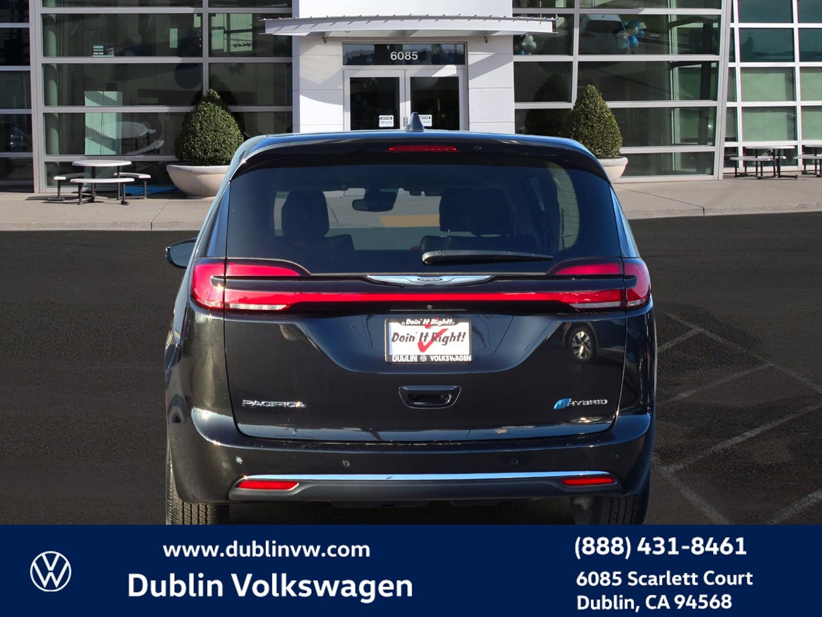 Used 2024 Chrysler Pacifica Select image 5