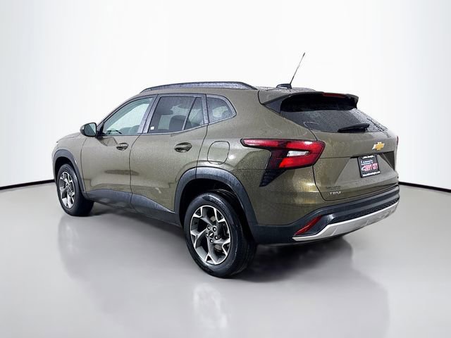 Used 2024 Chevrolet Trax LT w/ Driver Confidence Package image 6