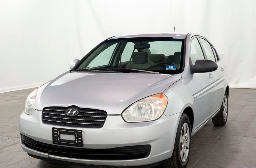 Used 2009 Hyundai Accent GLS w/ Popular Equipment Pkg 5 FWD image 3