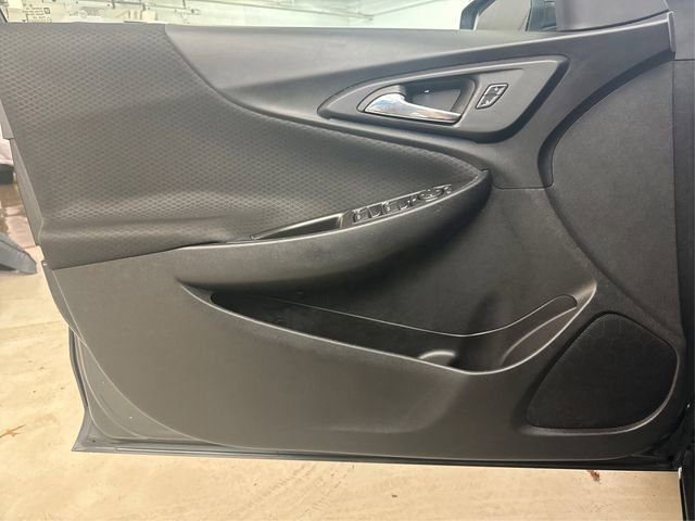 Used 2017 Chevrolet Malibu LT image 24