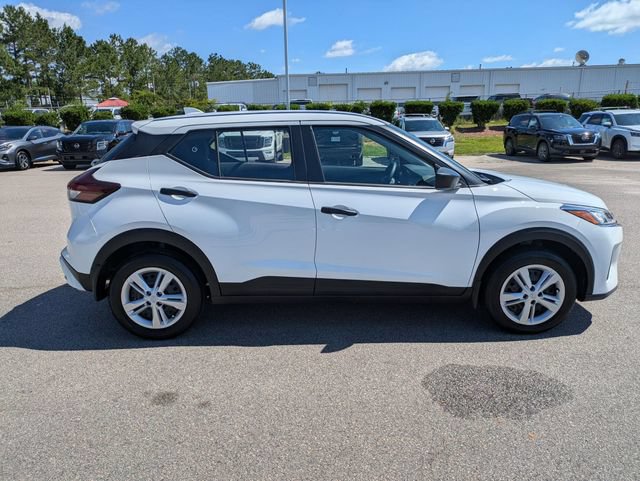 New 2025 Nissan Kicks Play S FWD image 2