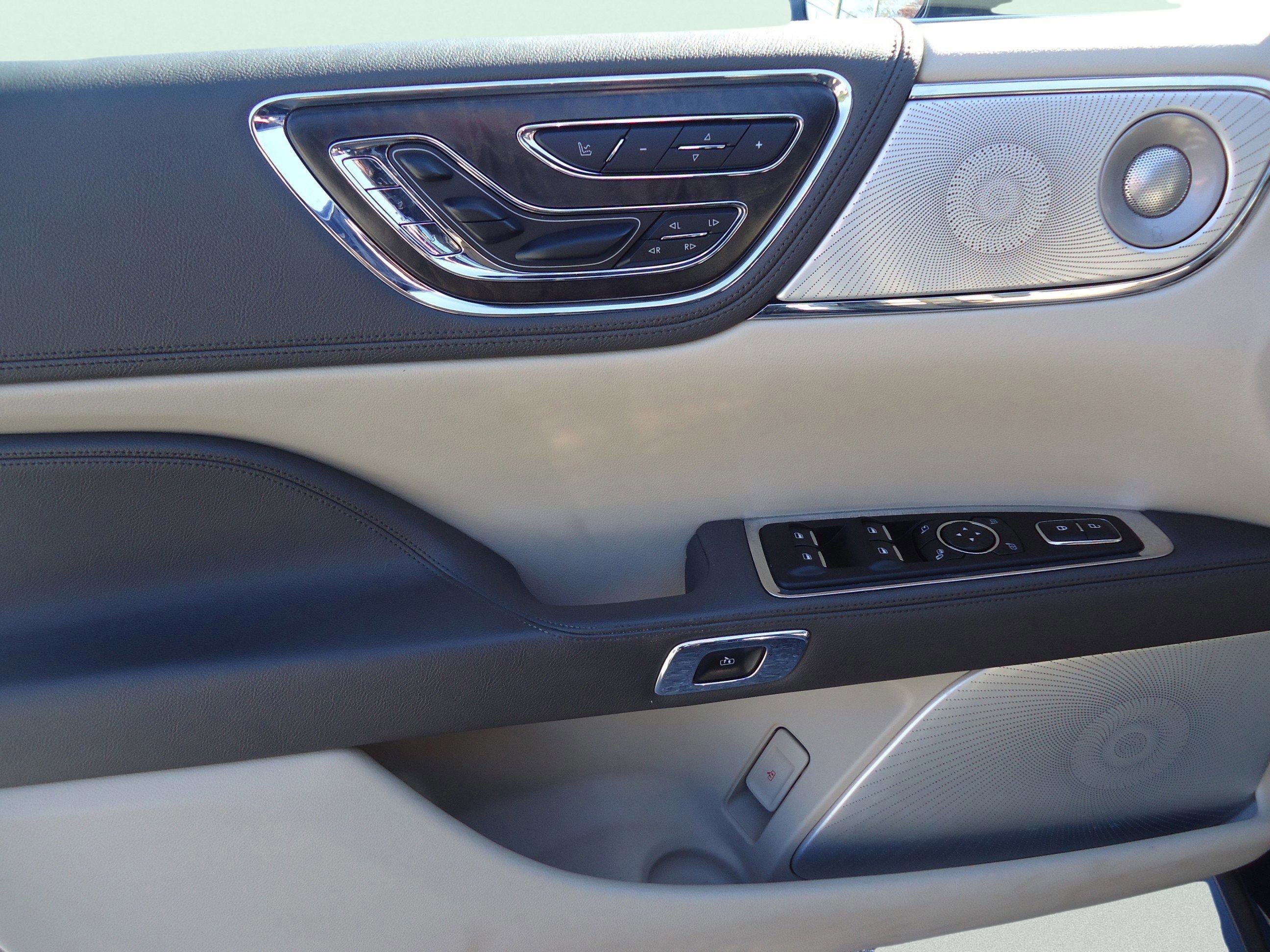 Used 2020 Lincoln Continental Reserve w/ Luxury Package image 25