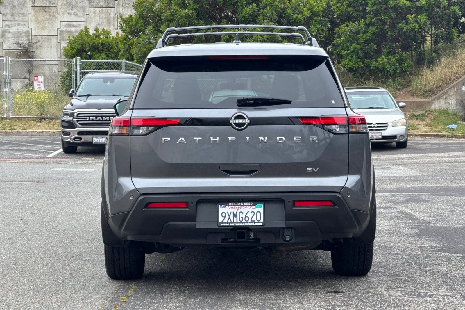 Used 2024 Nissan Pathfinder SV w/ SV Premium Package FWD image 6