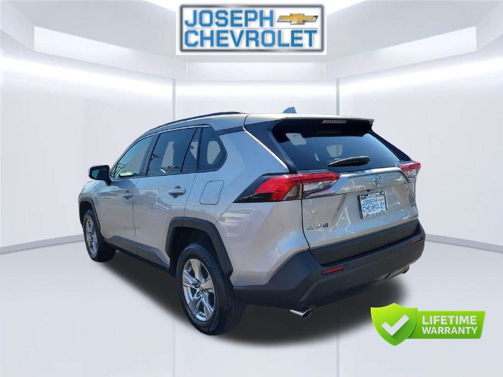 Used 2024 Toyota RAV4 XLE FWD image 4