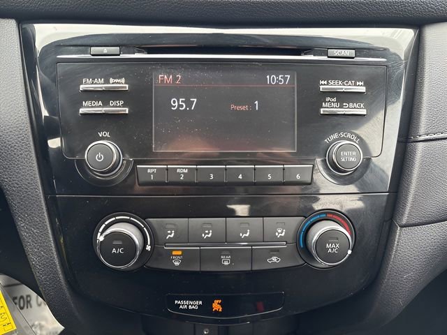 Used 2017 Nissan Rogue S image 14