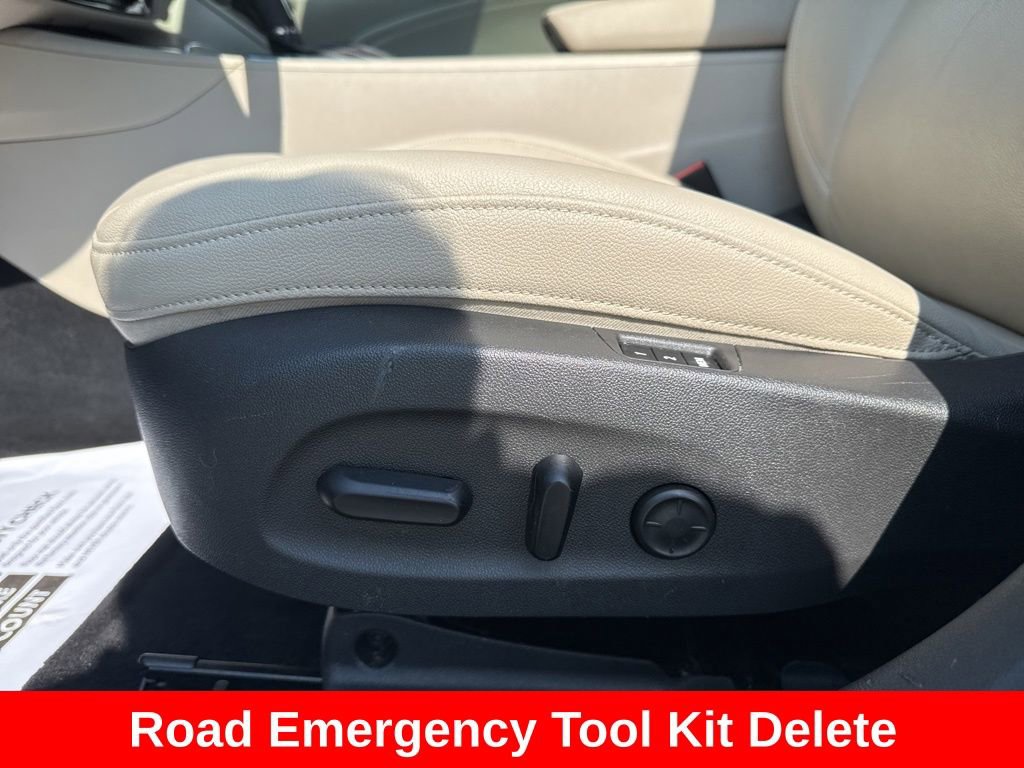 Used 2018 Buick Regal Essence w/ Driver Confidence Package #1 image 25