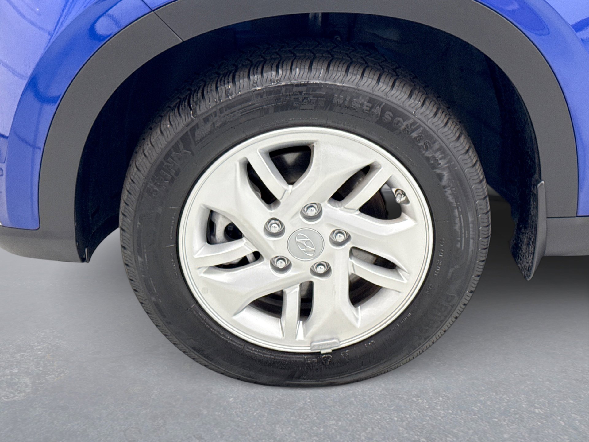 Used 2025 Hyundai Venue SE image 21